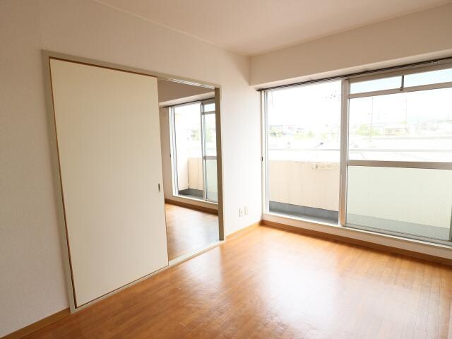  大和路線・関西本線/大和小泉駅 バス13分新町下車:停歩2分 2階 築37年