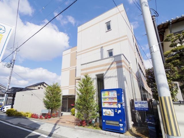  近鉄橿原線/近鉄郡山駅 徒歩13分 3階 築20年