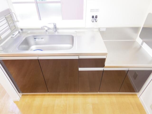  近鉄橿原線/近鉄郡山駅 バス15分矢田山町下車:停歩3分 1階 築18年