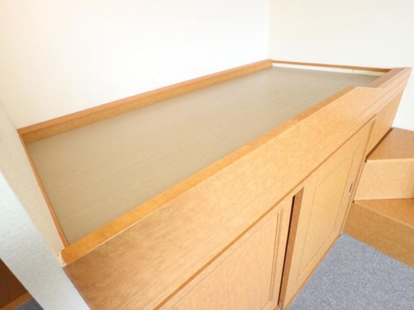  大和路線・関西本線/大和小泉駅 バス15分新町下車:停歩3分 1階 築23年