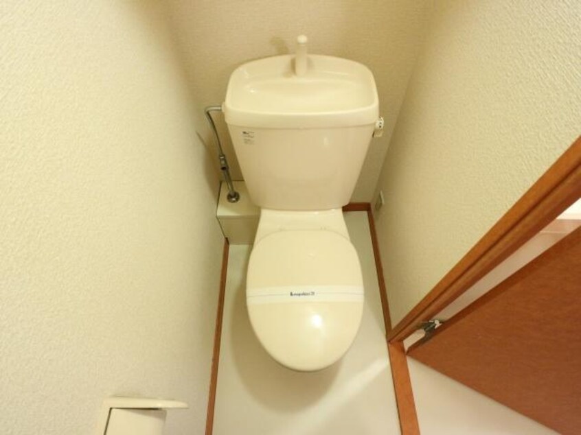  大和路線・関西本線/大和小泉駅 バス15分新町下車:停歩3分 1階 築23年