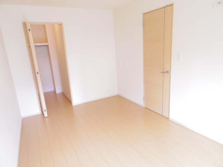  近鉄橿原線/平端駅 徒歩10分 1階 築12年