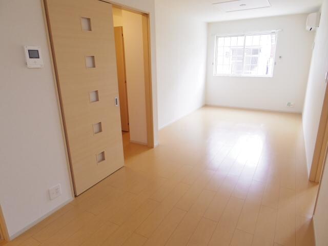  近鉄橿原線/平端駅 徒歩10分 1階 築12年