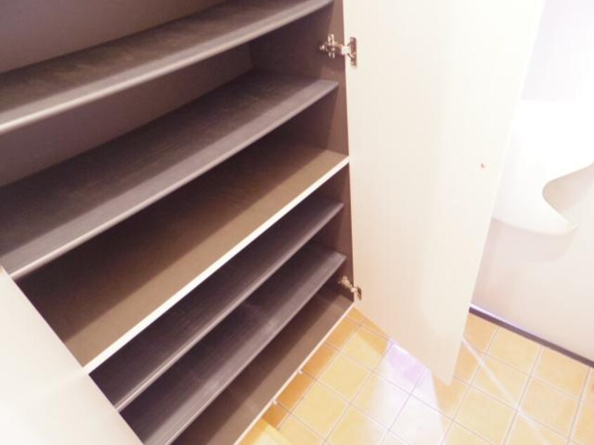  近鉄橿原線/平端駅 徒歩10分 1階 築12年