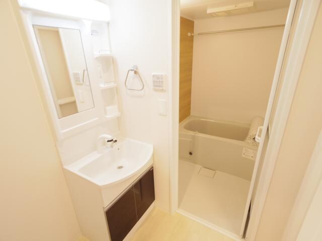  大和路線・関西本線/大和小泉駅 徒歩3分 1階 築9年