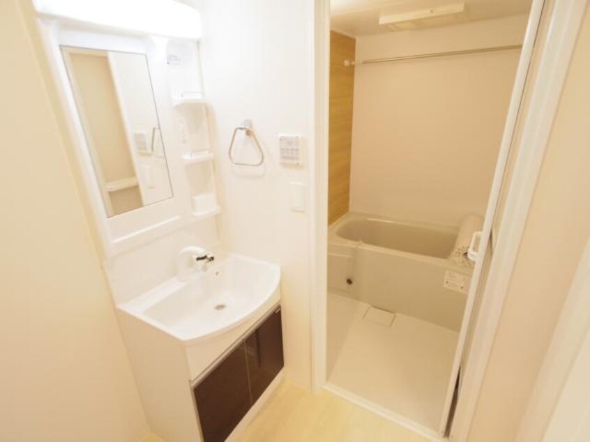  大和路線・関西本線/大和小泉駅 徒歩3分 1階 築9年