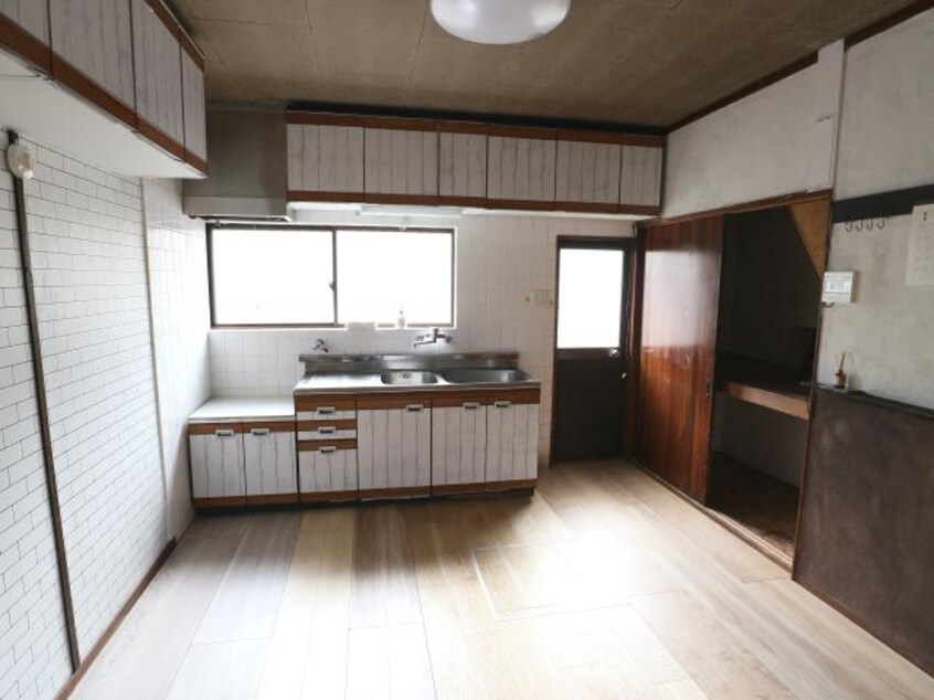  近鉄橿原線/筒井駅 徒歩8分 1階 築5年