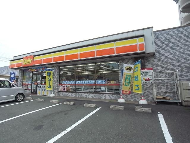 デイリーヤマザキ奈良尼ケ辻店(コンビニ)まで294m 近鉄難波線・奈良線/大和西大寺駅 徒歩16分 2階 築27年