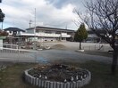 奈良市立伏見幼稚園(幼稚園/保育園)まで818m 近鉄難波線・奈良線/大和西大寺駅 徒歩8分 1階 築37年