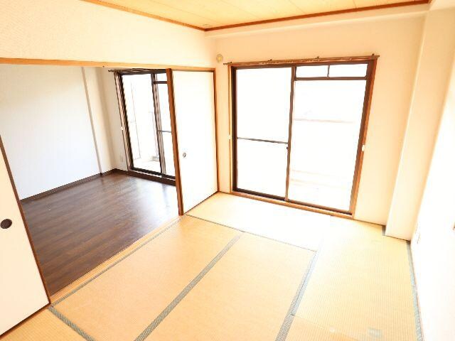  近鉄京都線/新祝園駅 バス13分光台6丁目下車:停歩3分 1階 築30年