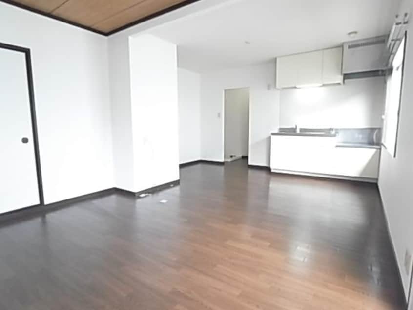  近鉄京都線/高の原駅 バス5分左京１丁目下車:停歩2分 2階 築35年