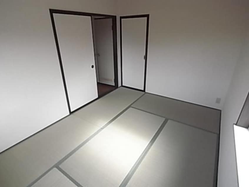  近鉄京都線/高の原駅 バス5分左京１丁目下車:停歩2分 2階 築35年