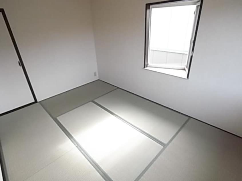  近鉄京都線/高の原駅 バス5分左京１丁目下車:停歩2分 2階 築35年