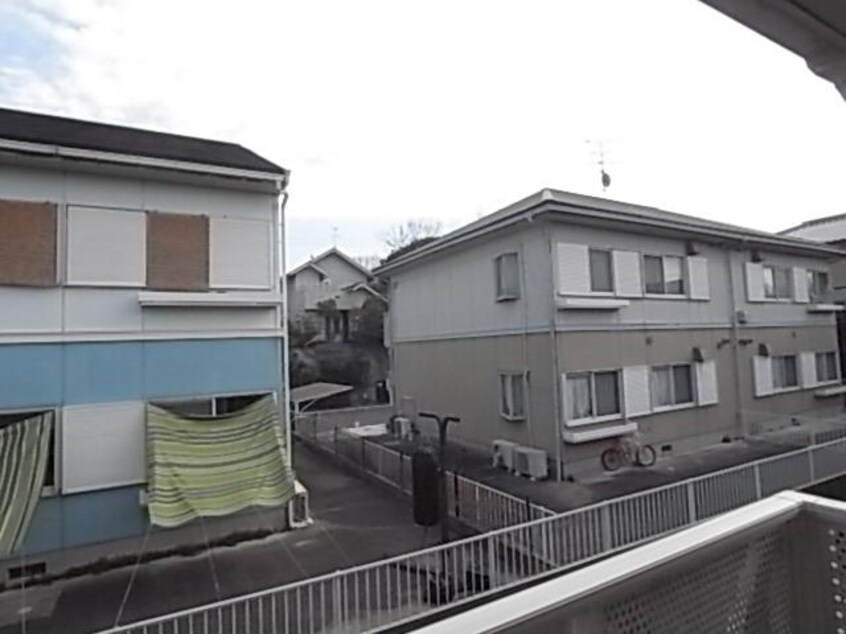  近鉄京都線/高の原駅 バス5分左京１丁目下車:停歩2分 2階 築35年