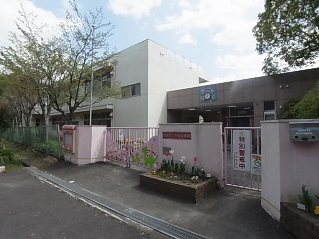 奈良市立朱雀幼稚園(幼稚園/保育園)まで436m 近鉄京都線/高の原駅 徒歩17分 1-2階 築29年