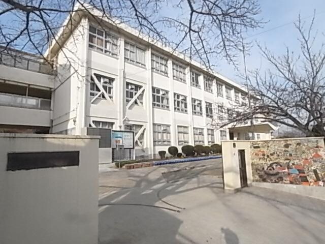 奈良市立あやめ池小学校(小学校)まで1063m 近鉄難波線・奈良線/菖蒲池駅 徒歩7分 2階 築36年
