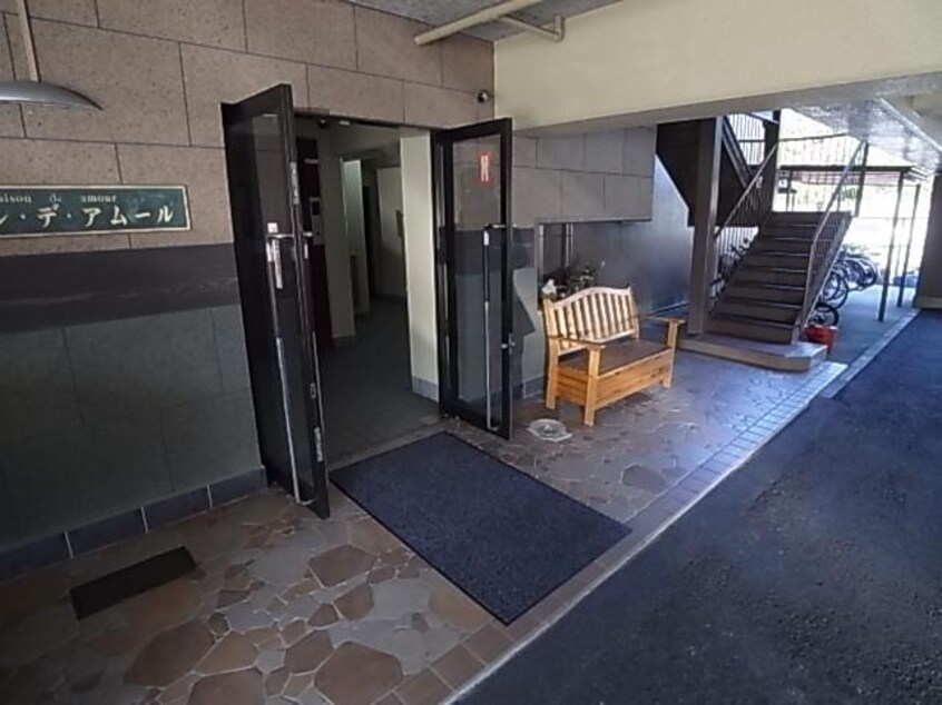  近鉄橿原線/尼ケ辻駅 徒歩2分 1階 築35年
