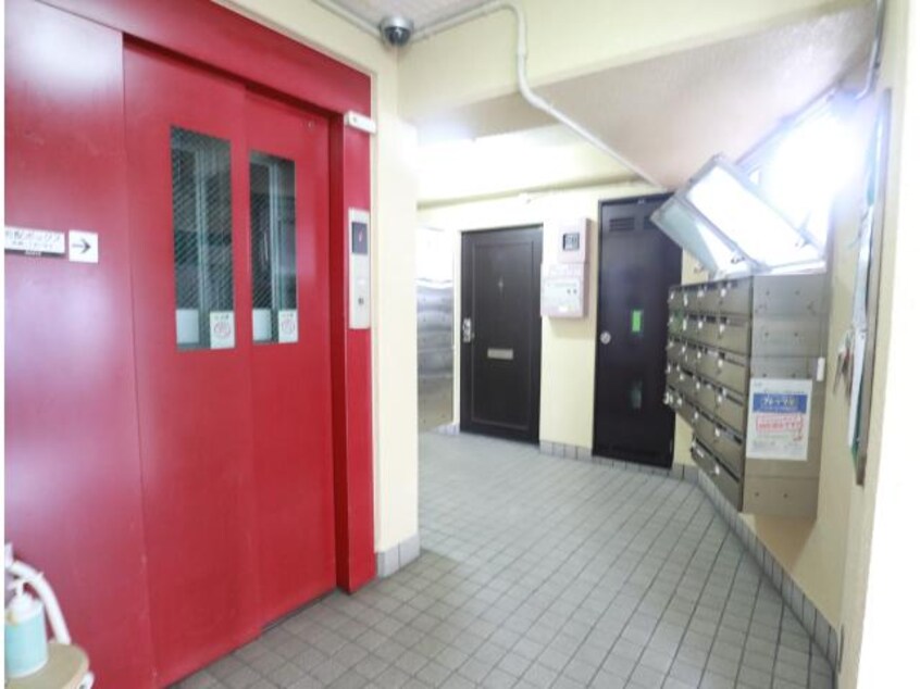 エレベーター 近鉄橿原線/尼ケ辻駅 徒歩2分 1階 築35年