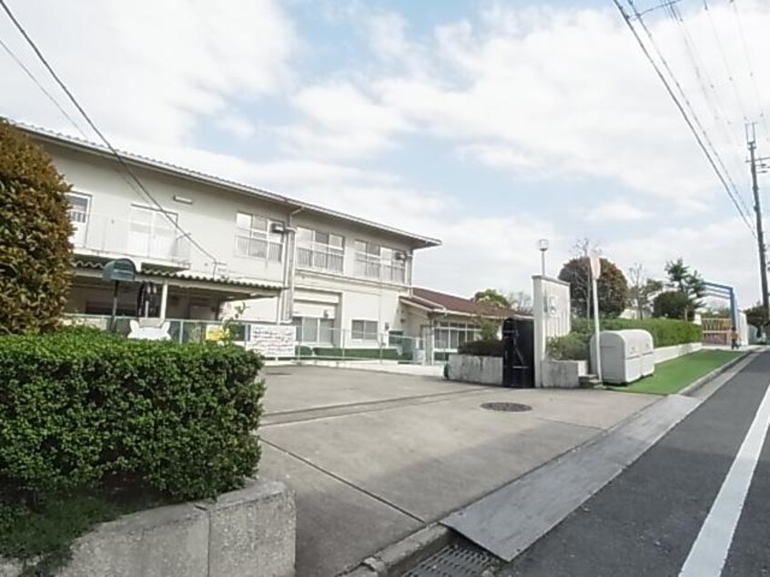 木津川市立高の原幼稚園(幼稚園/保育園)まで1084m 近鉄京都線/高の原駅 バス5分桜ヶ丘４丁目下車:停歩4分 2階 築23年