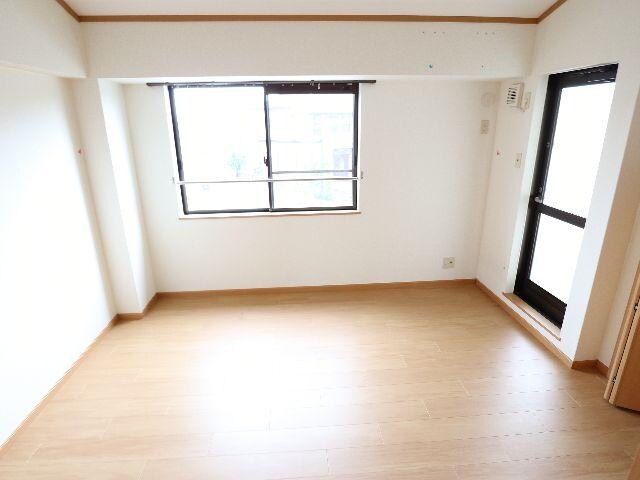  近鉄京都線/新祝園駅 バス8分精華台4丁目下車:停歩1分 1-2階 築21年