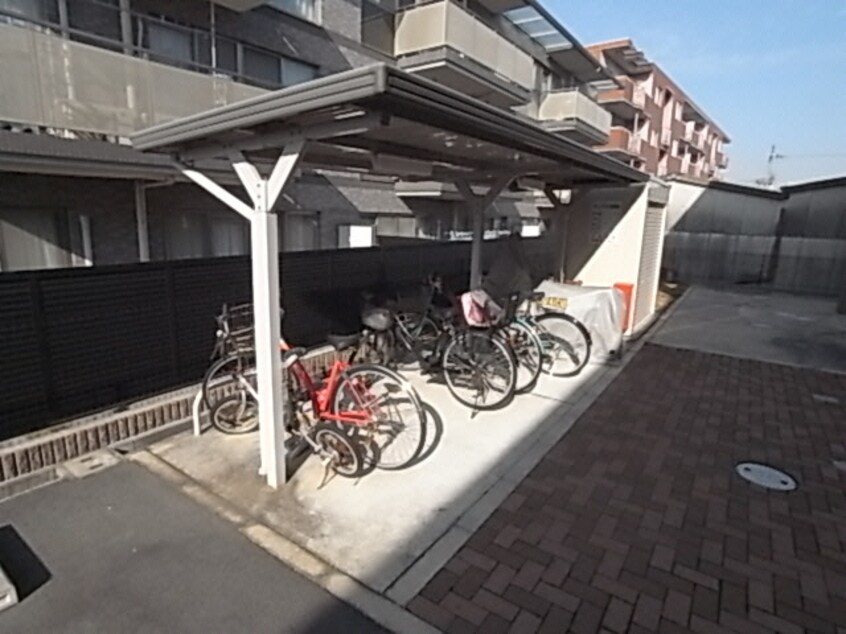  近鉄京都線/新祝園駅 徒歩3分 1階 築16年