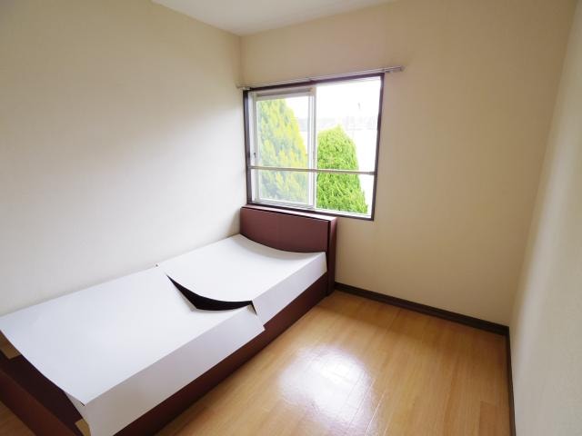  近鉄京都線/新祝園駅 徒歩8分 2階 築35年