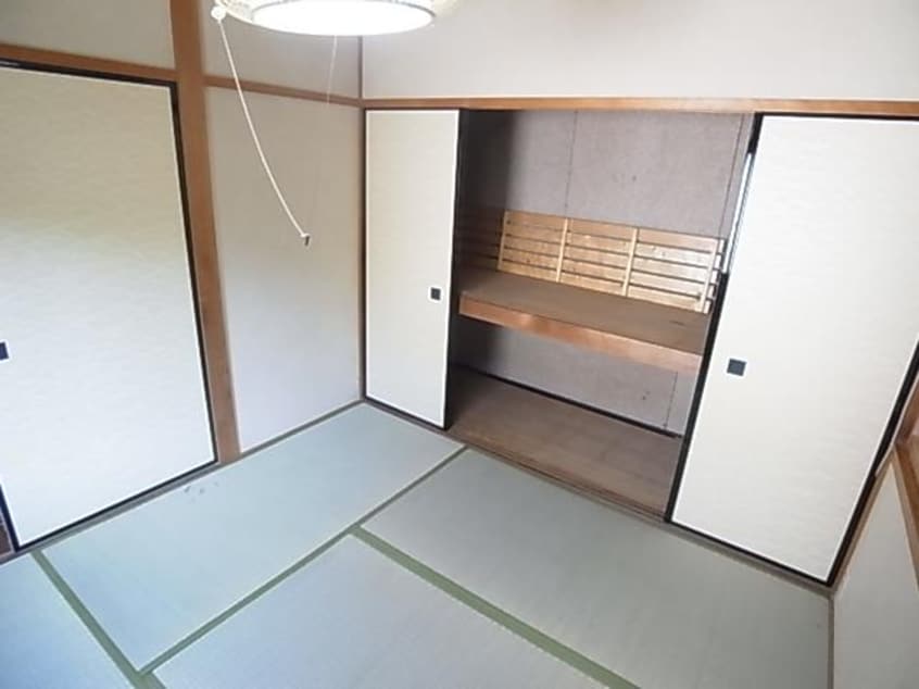  近鉄難波線・奈良線/大和西大寺駅 バス10分秋篠寺下車:停歩5分 1階 築45年