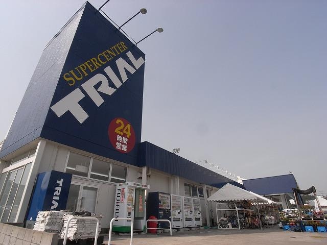 スーパーセンタートライアル宝来店(ディスカウントショップ)まで635m 近鉄橿原線/尼ケ辻駅 徒歩10分 1階 築10年