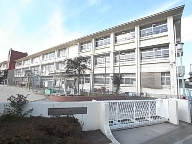 奈良市立伏見南小学校(小学校)まで769m 近鉄橿原線/尼ケ辻駅 徒歩10分 2階 築9年
