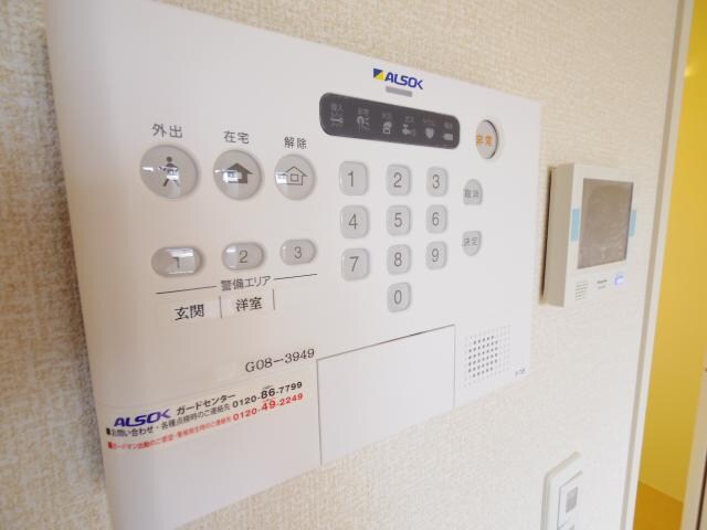  近鉄京都線/新祝園駅 バス16分けいはんなプラザ下車:停歩1分 1階 築9年