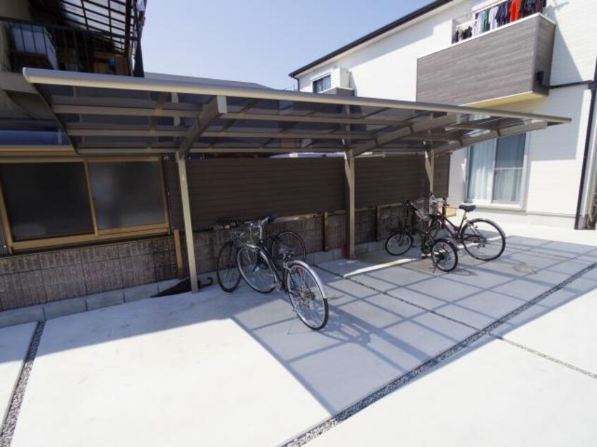  近鉄橿原線/尼ケ辻駅 徒歩2分 1階 築10年