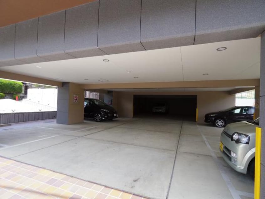  近鉄難波線・奈良線/菖蒲池駅 徒歩3分 1階 築41年