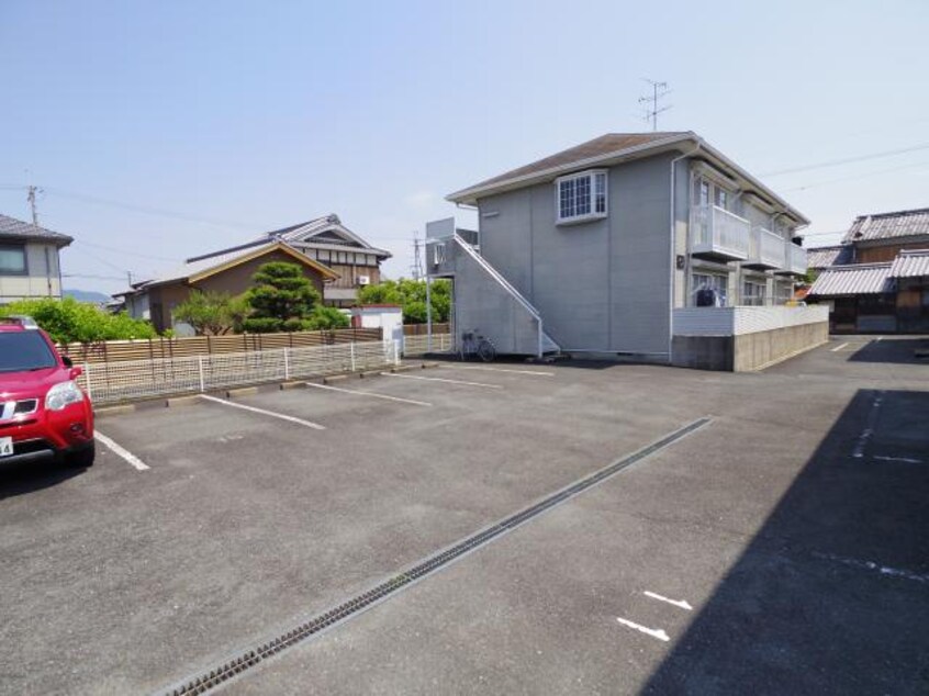  近鉄橿原線/尼ケ辻駅 徒歩3分 1階 築32年
