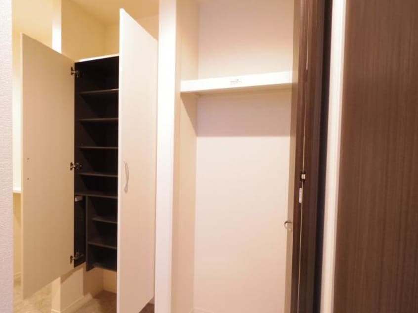  近鉄難波線・奈良線/大和西大寺駅 バス10分平城中山南口下車:停歩2分 1階 築8年