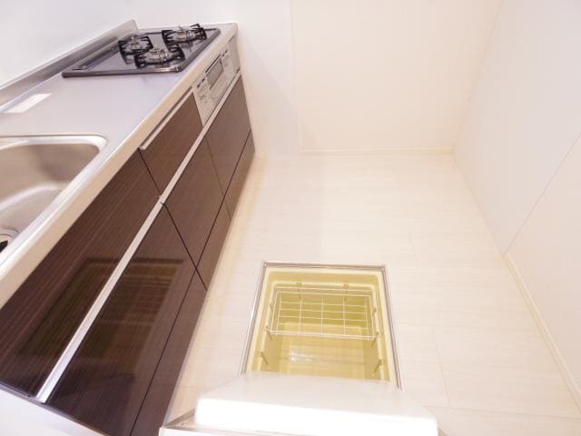  近鉄難波線・奈良線/大和西大寺駅 バス10分平城中山南口下車:停歩2分 1階 築8年