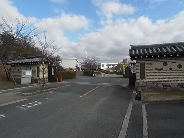 私立東大寺学園高校(高等学校/高等専門学校)まで1088m 近鉄京都線/高の原駅 徒歩12分 1-2階 築44年