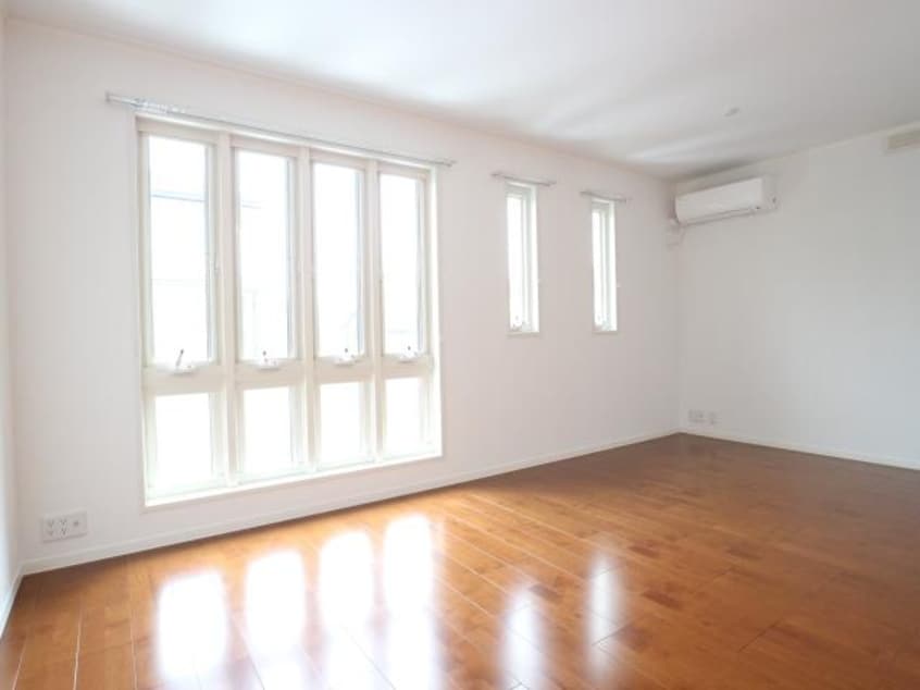  近鉄京都線/高の原駅 バス6分精華桜が丘三丁目下車:停歩4分 1-2階 築7年