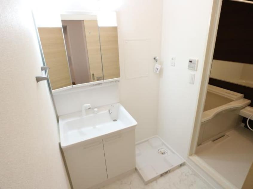  近鉄京都線/高の原駅 バス6分精華桜が丘三丁目下車:停歩4分 1-2階 築7年