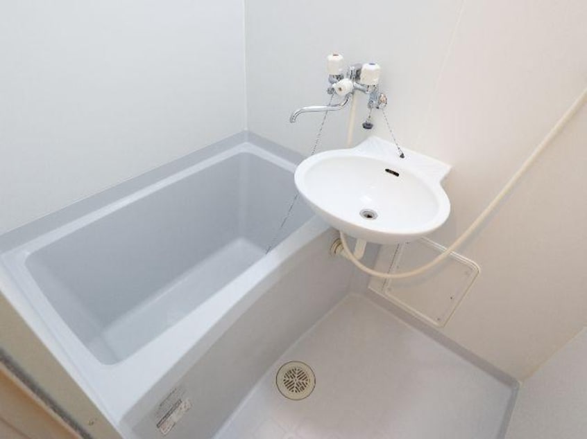  近鉄京都線/大和西大寺駅 バス14分平城中山北口下車:停歩5分 2階 築21年