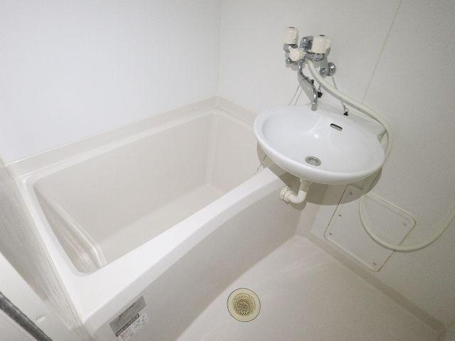  近鉄京都線/大和西大寺駅 バス14分平城中山北口下車:停歩3分 1階 築19年