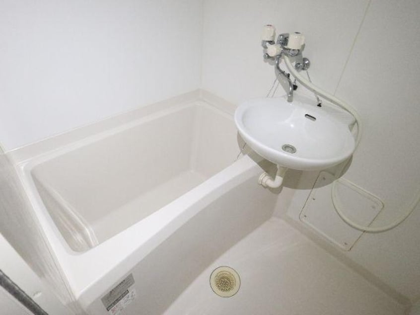  近鉄京都線/大和西大寺駅 バス14分平城中山北口下車:停歩3分 1階 築19年