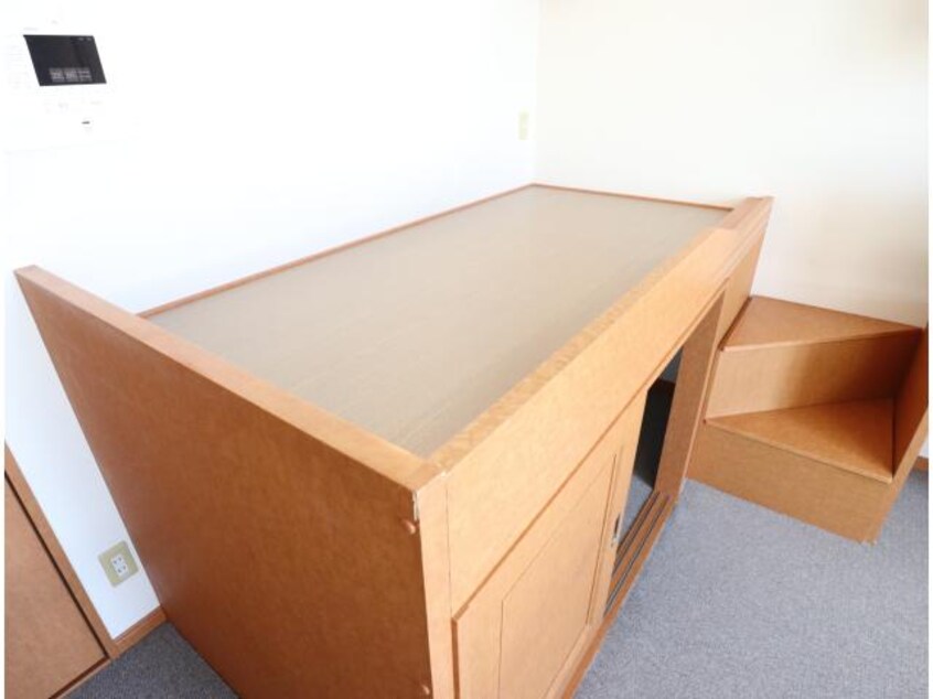  近鉄京都線/大和西大寺駅 バス14分平城中山北口下車:停歩3分 2階 築22年