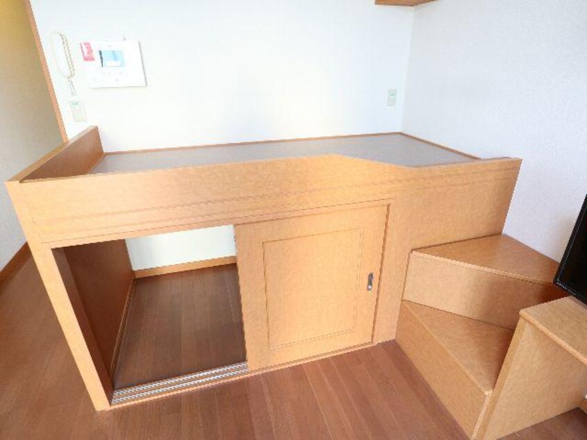  近鉄京都線/大和西大寺駅 バス14分平城中山北口下車:停歩3分 1階 築22年