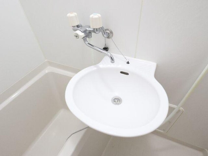  近鉄京都線/大和西大寺駅 バス14分平城中山北口下車:停歩8分 2階 築17年