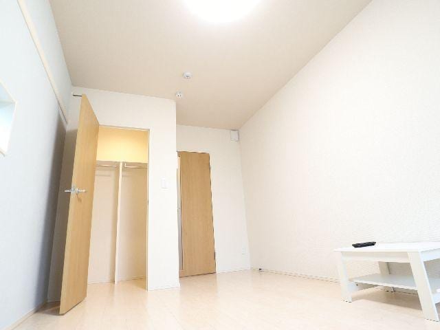  近鉄橿原線/尼ケ辻駅 徒歩15分 2階 築5年