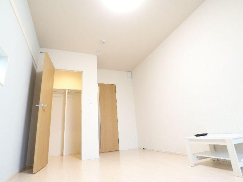  近鉄橿原線/尼ケ辻駅 徒歩15分 2階 築5年