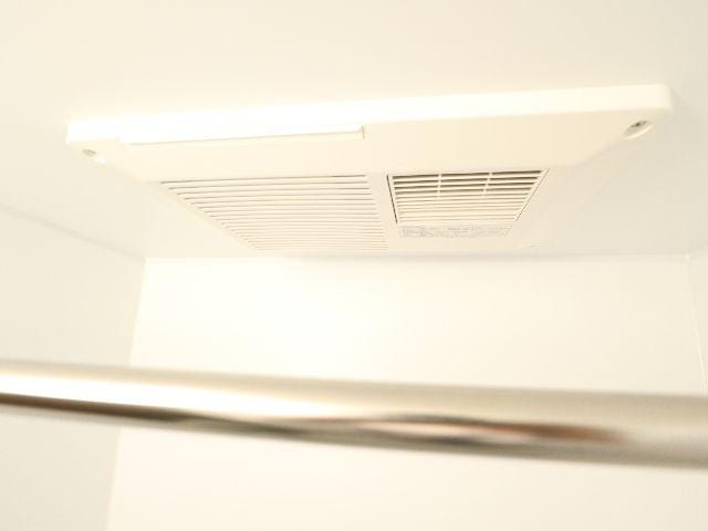  近鉄橿原線/尼ケ辻駅 徒歩15分 3階 築5年