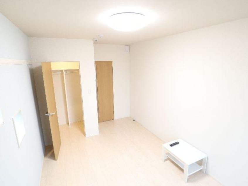  近鉄橿原線/尼ケ辻駅 徒歩15分 2階 築5年