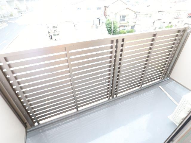  近鉄橿原線/尼ケ辻駅 徒歩15分 3階 築5年