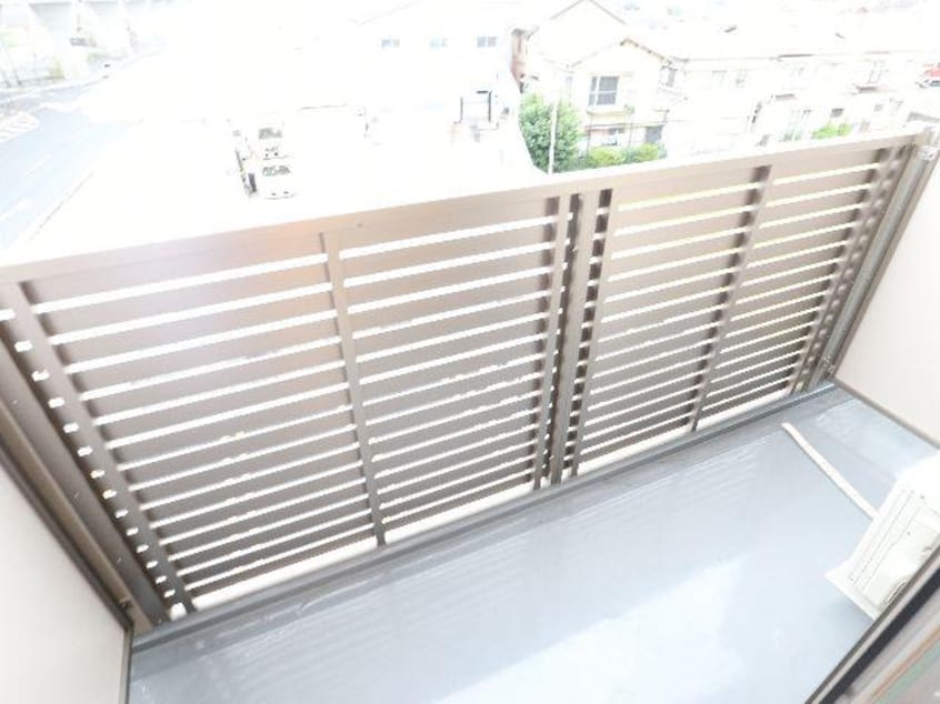  近鉄橿原線/尼ケ辻駅 徒歩15分 3階 築5年